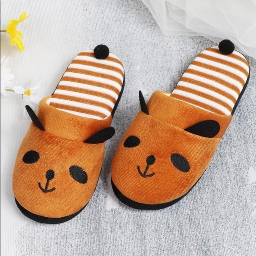 New Plush Slippers​ - Picture 2 of 5